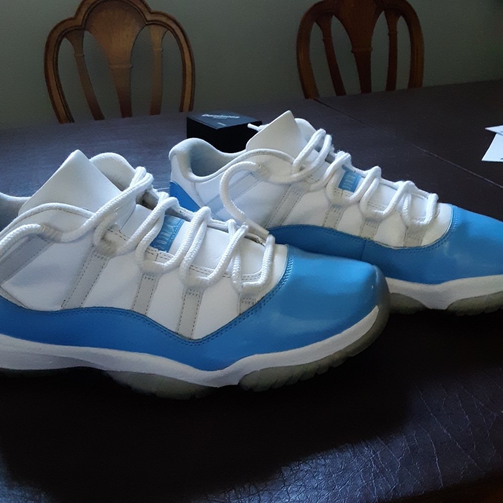 Jordan 11 low unc with box